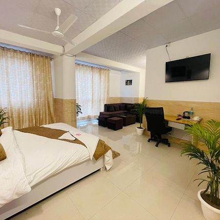 Hotel Relax In - Noida Sector 18 Exterior photo