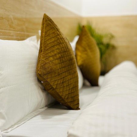 Hotel Relax In - Noida Sector 18 Exterior photo