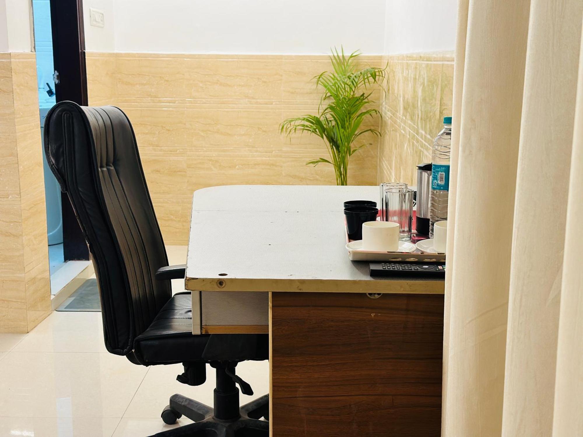 Hotel Relax In - Noida Sector 18 Exterior photo